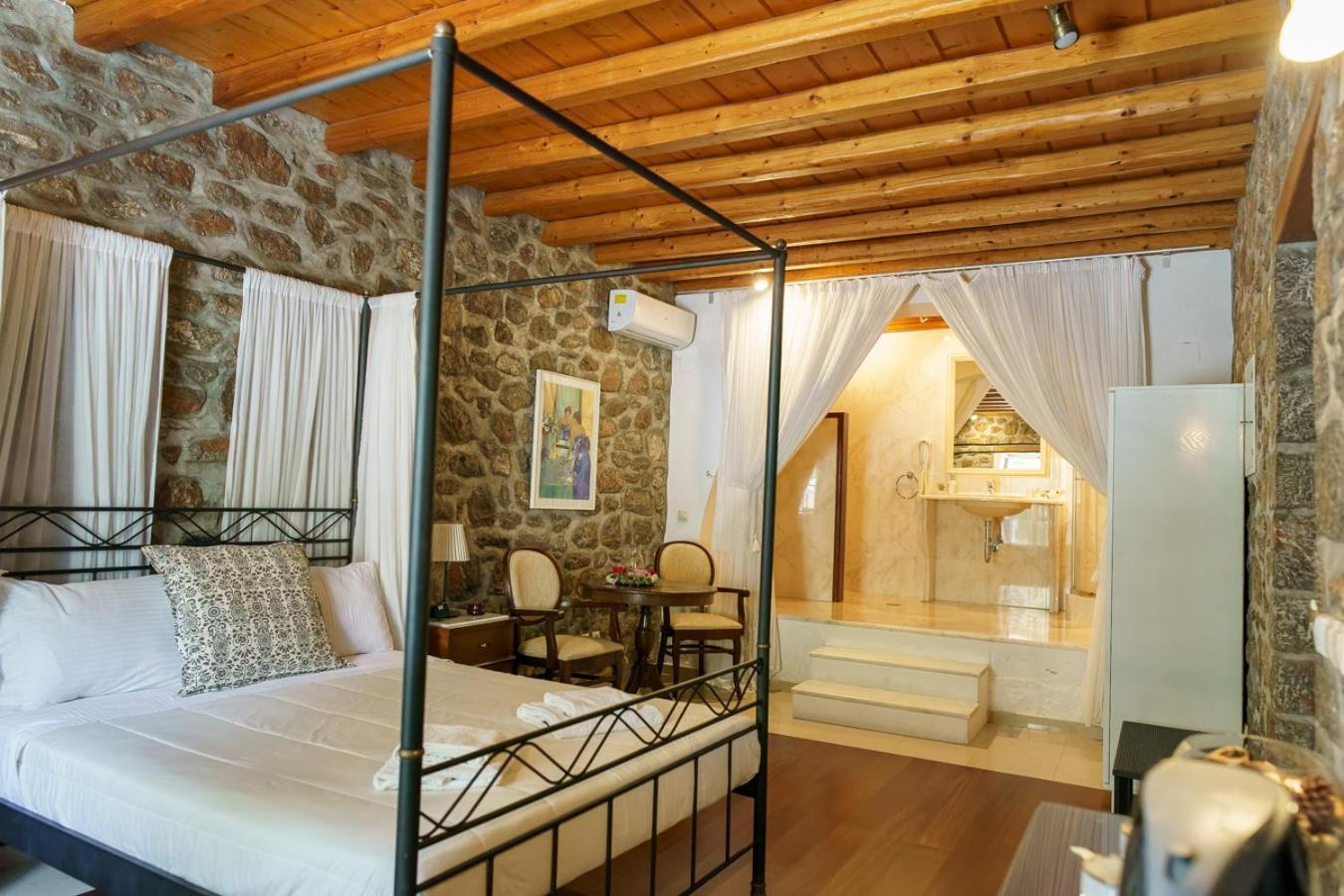 Nereids Guesthouse ไฮดรา ภายนอก รูปภาพ