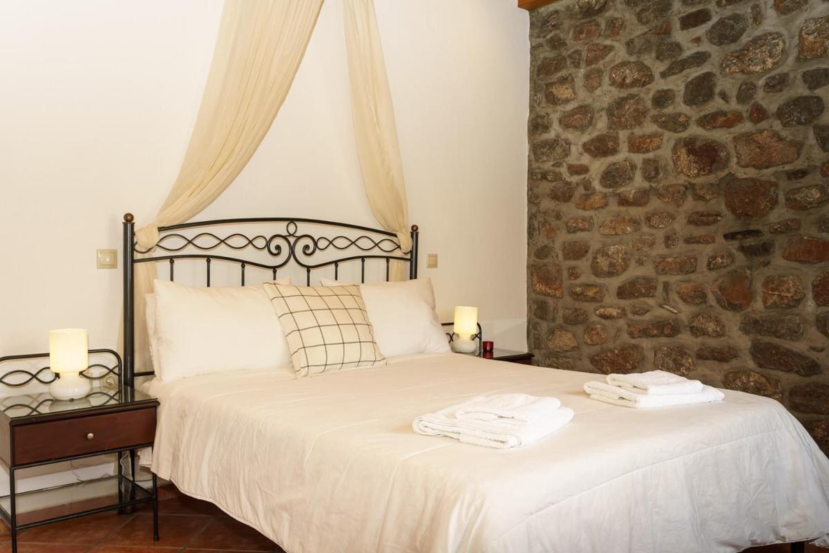 Nereids Guesthouse ไฮดรา ภายนอก รูปภาพ